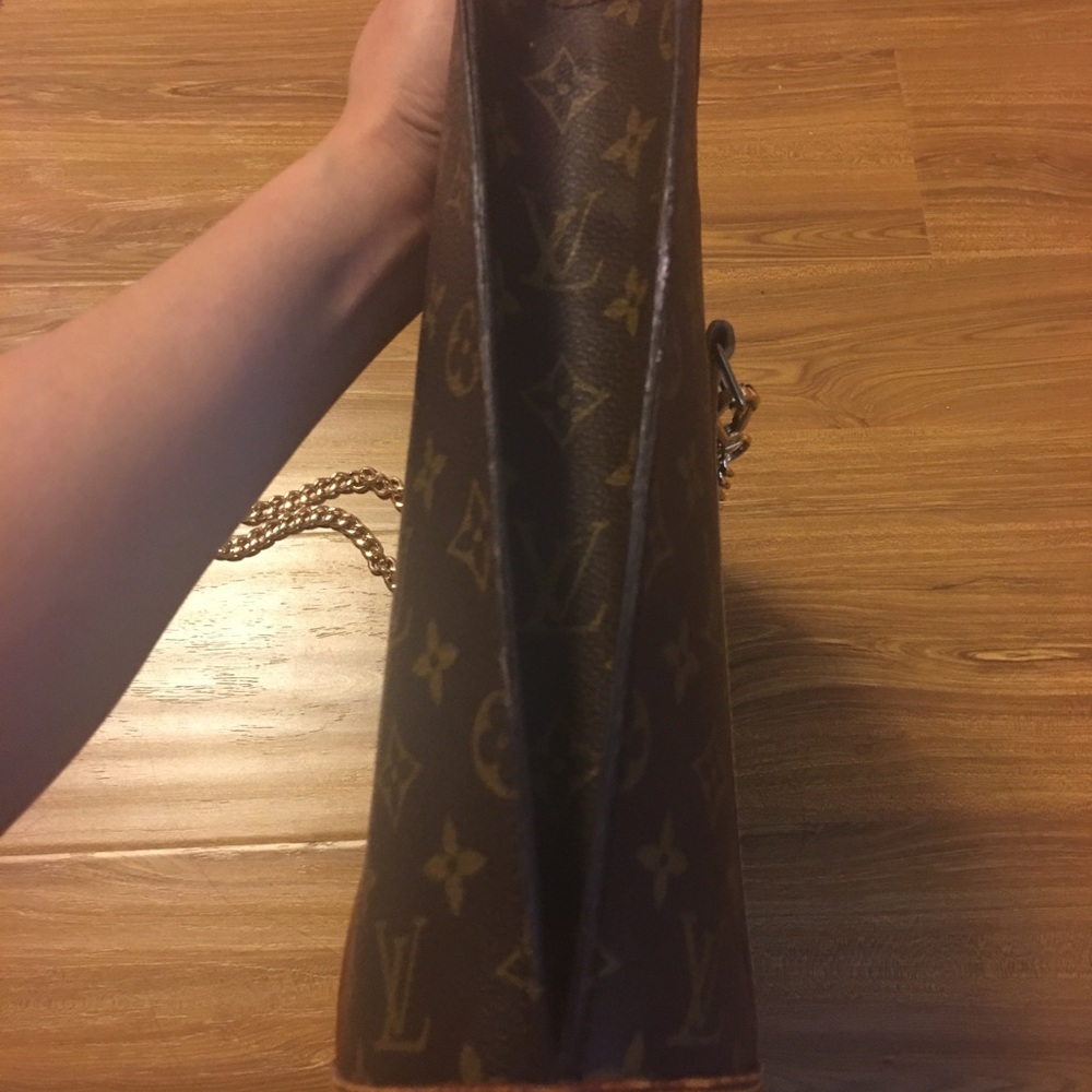 Louis Vuitton Babylone Bag - Picture 5 of 8